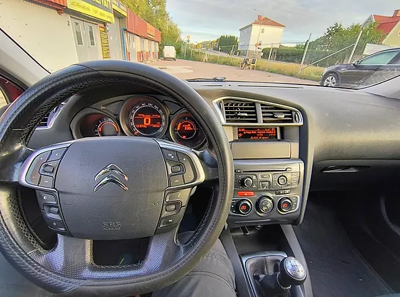 Citroen C4 2010 photo 3