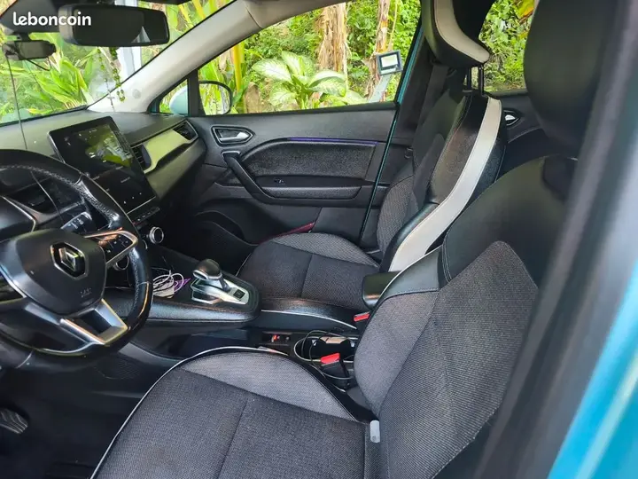 Renault Captur 2021 photo 2