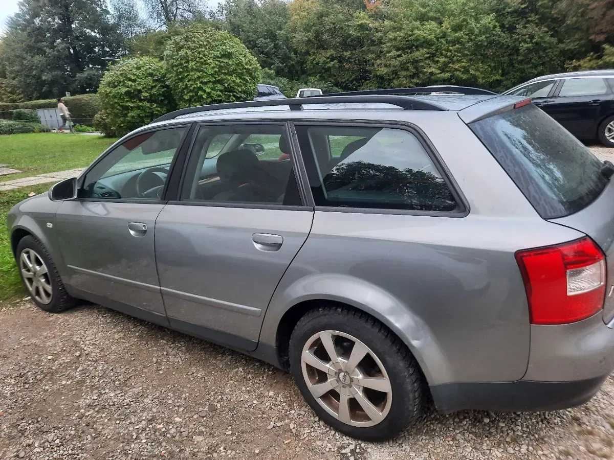 Audi A4 2002 photo 2