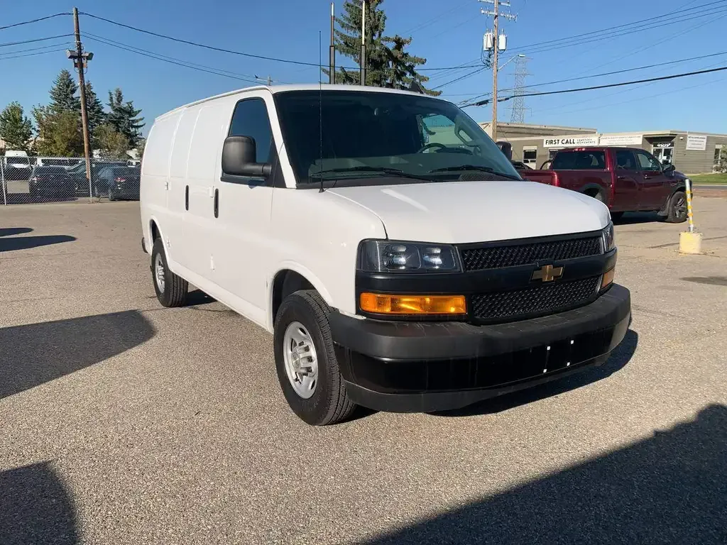 Chevrolet Express 2025 photo 3