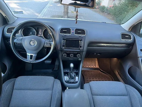 Volkswagen Golf Vi 2011 photo 2