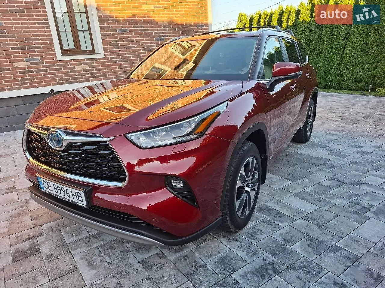 Toyota Highlander 2023 photo 2