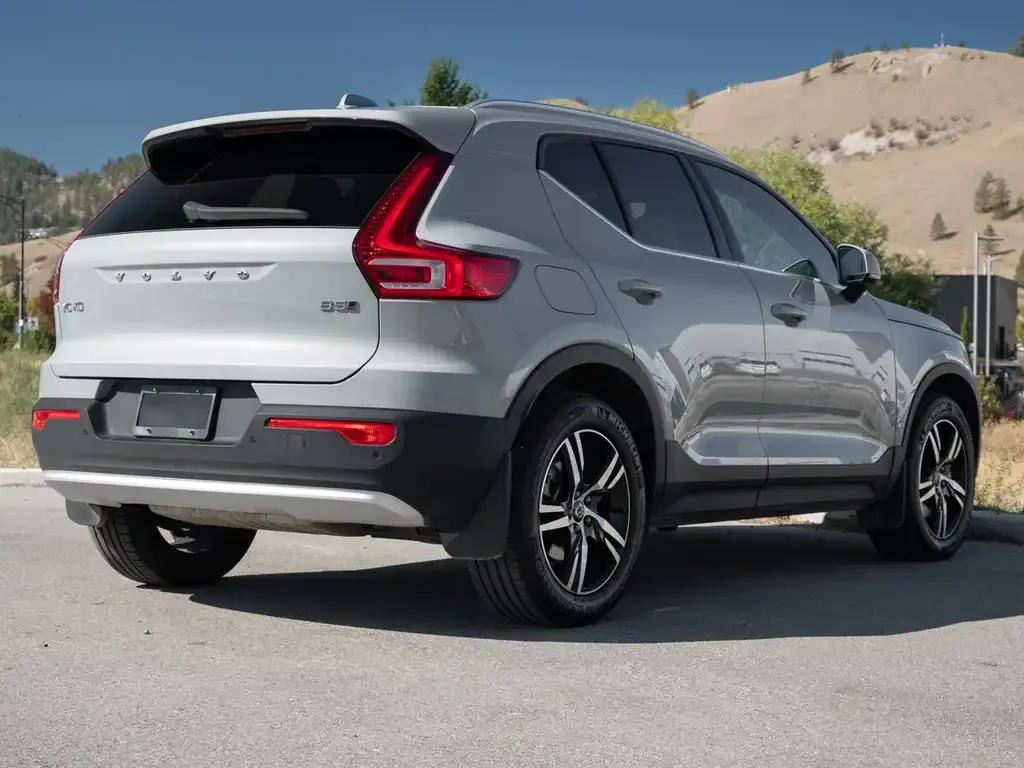 Volvo Xc40 2025 photo 2