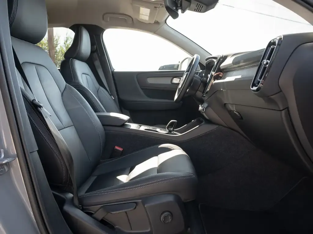 Volvo Xc40 2025 photo 3