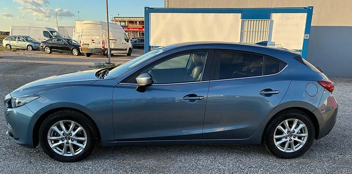 Mazda Mazda3 2015 photo 2