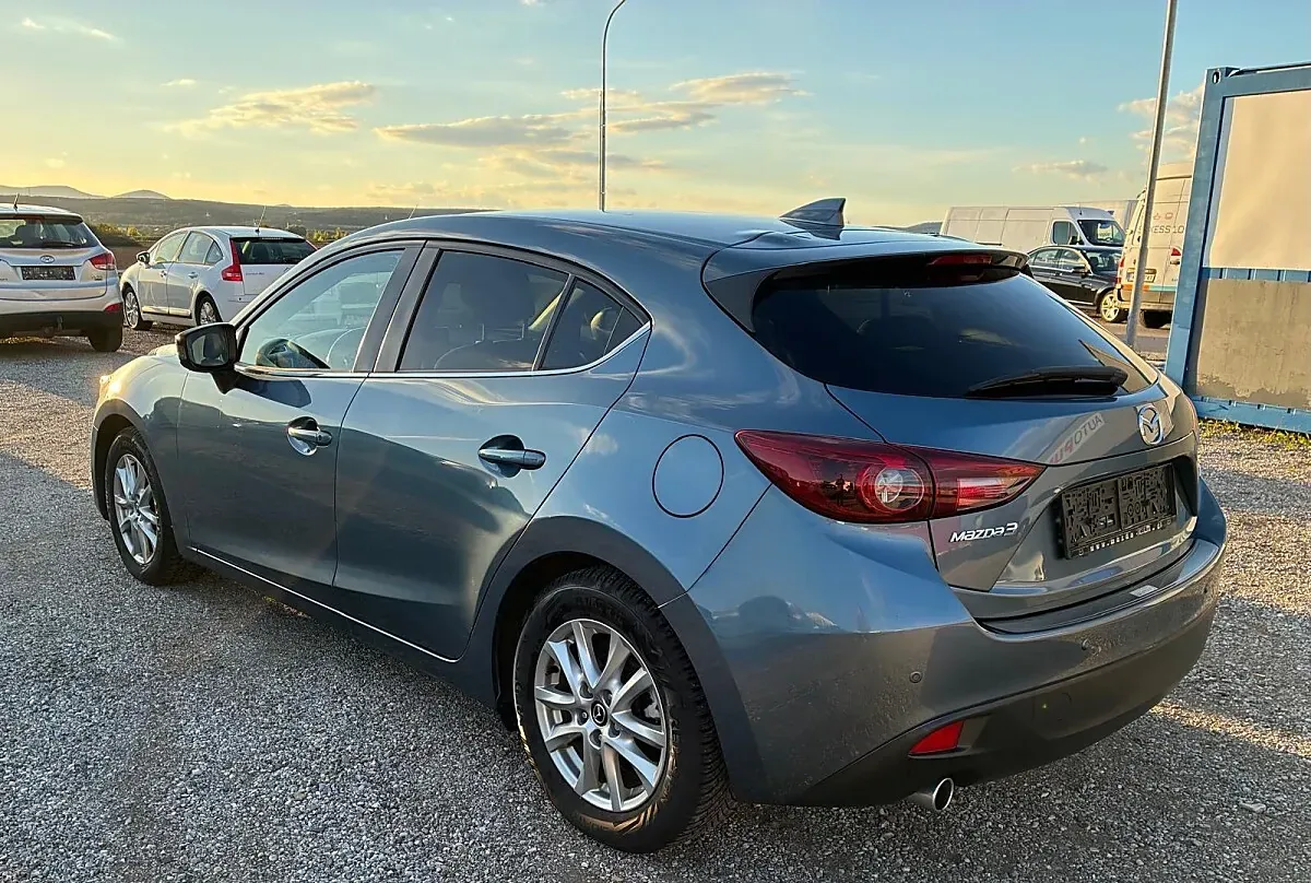 Mazda Mazda3 2015 photo 3