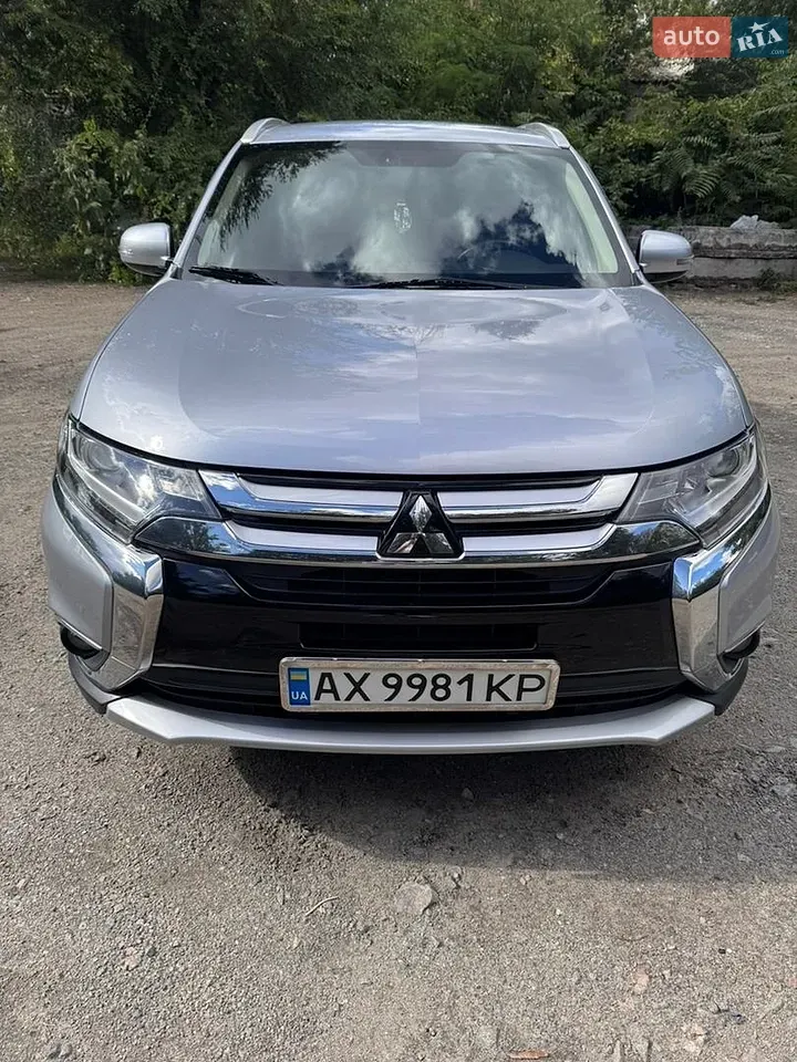 Mitsubishi Outlander 2015 photo 2
