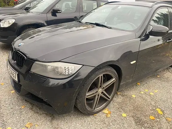 BMW 318D 2011 photo 4