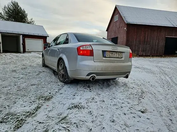 Audi A4 2004 photo 4