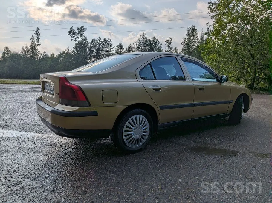 Volvo S60 2004 photo 2