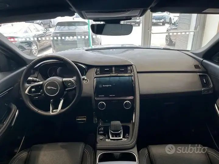 Jaguar E-Pace 2022 photo 4