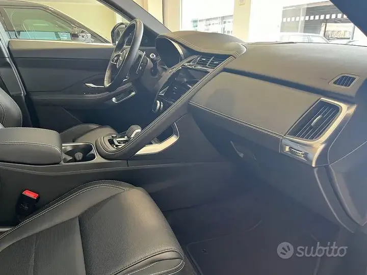Jaguar E-Pace 2022 photo 3