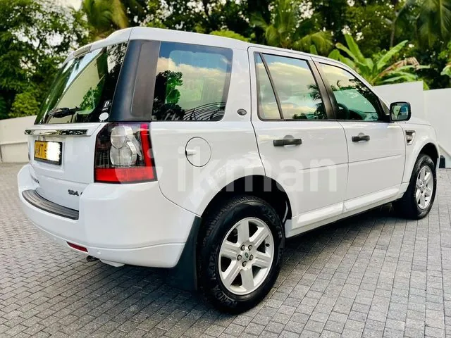 Land Rover Freelander 2012 photo 5