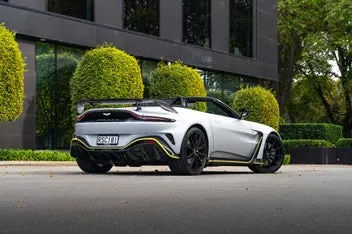 Aston Martin Vantage 2023 photo 4