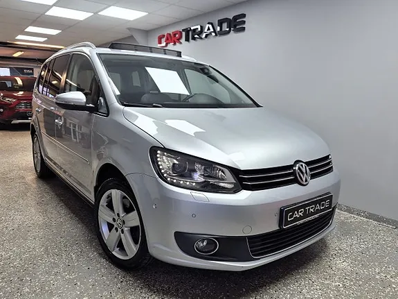 Volkswagen Touran 2011 photo 3