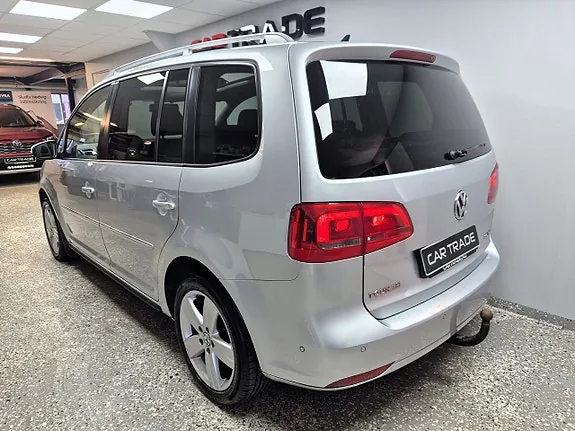 Volkswagen Touran 2011 photo 4