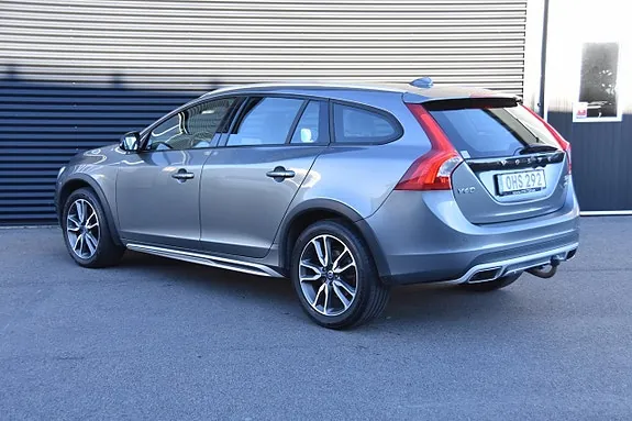 Volvo V60 Cross Country 2017 photo 4