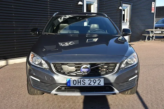 Volvo V60 Cross Country 2017 photo 2