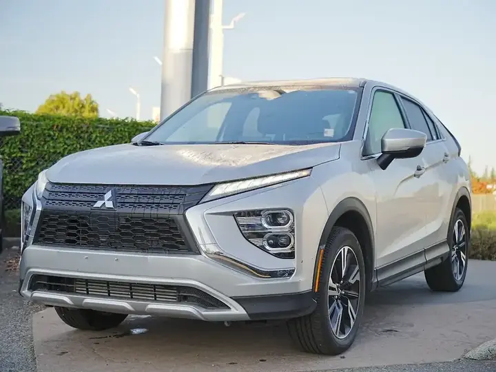 Mitsubishi Eclipse Cross 2026 photo 2