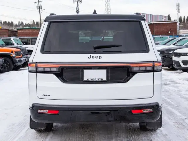 Jeep Grand Wagoneer 2026 photo 5