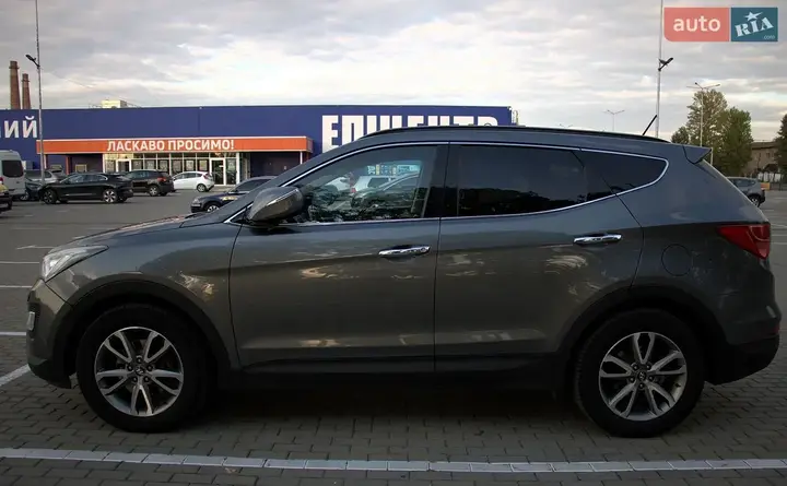 Hyundai Santa Fe 2012 photo 3