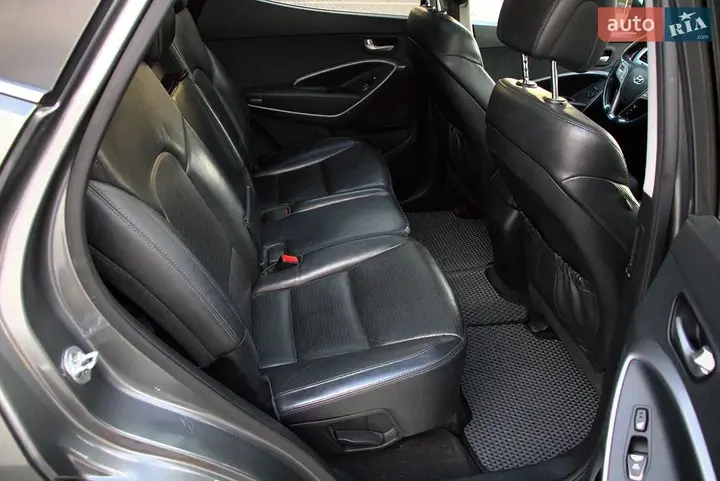 Hyundai Santa Fe 2012 photo 5