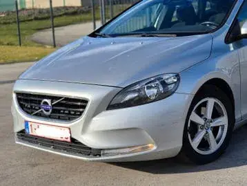 Volvo V40 2012 photo 2