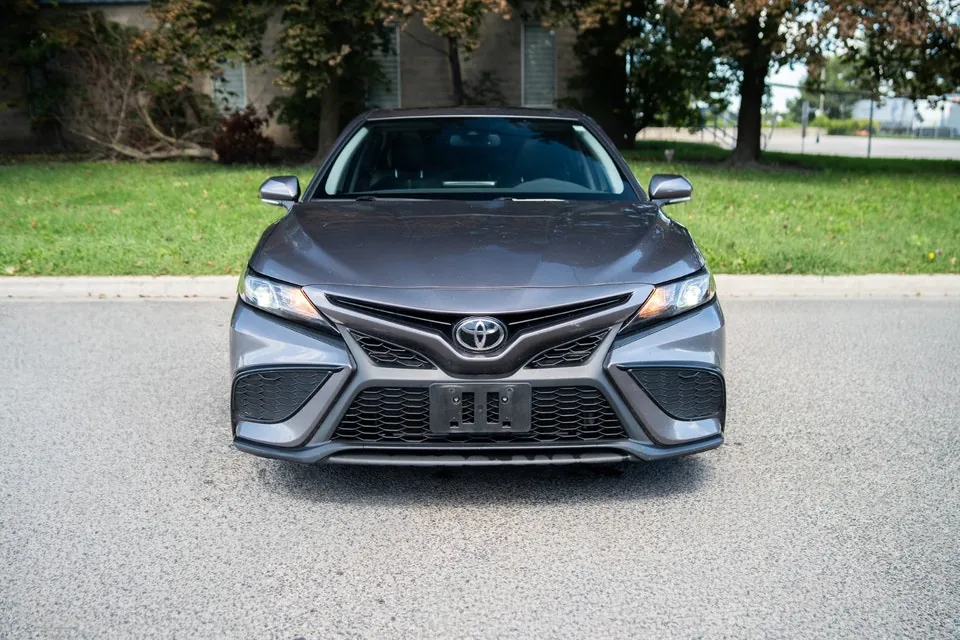 Toyota Camry 2024 photo 2