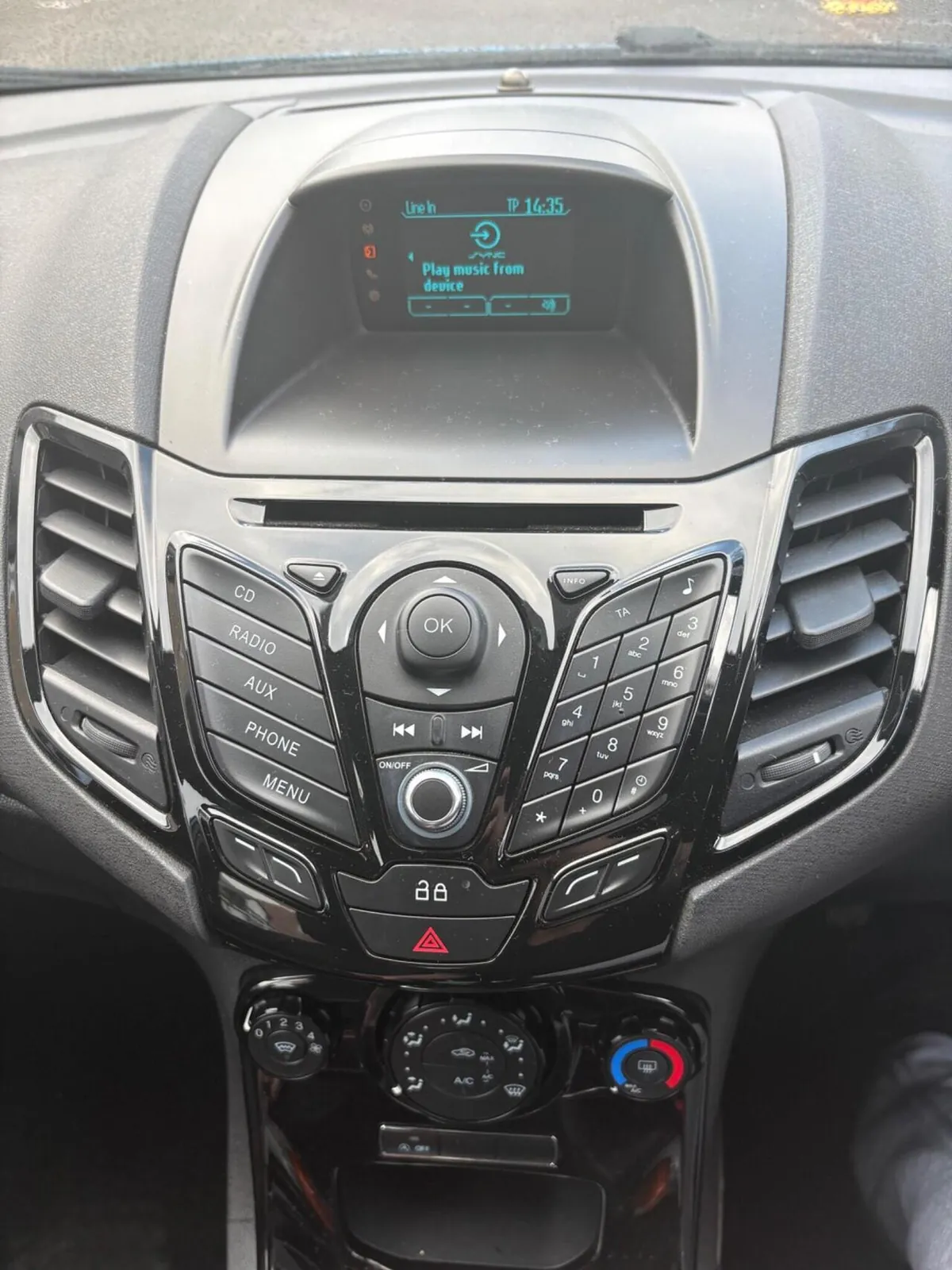 Ford Fiesta 2013 photo 5