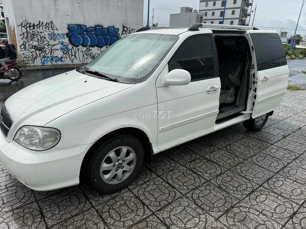 Kia Carnival 2009 photo 5
