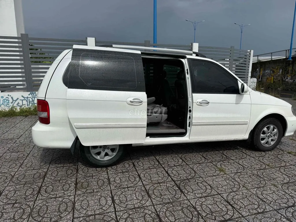 Kia Carnival 2009 photo 3