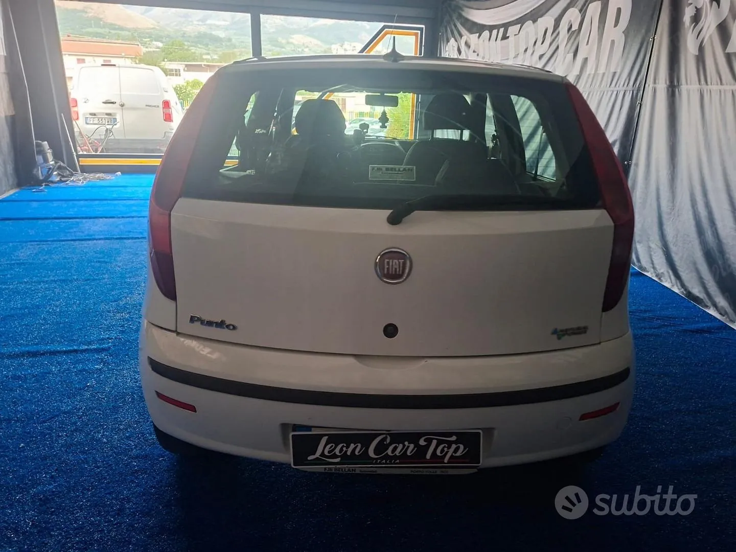 Fiat Punto 2009 photo 2