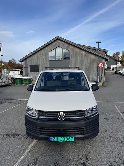 Volkswagen Transporter 2018 photo 2