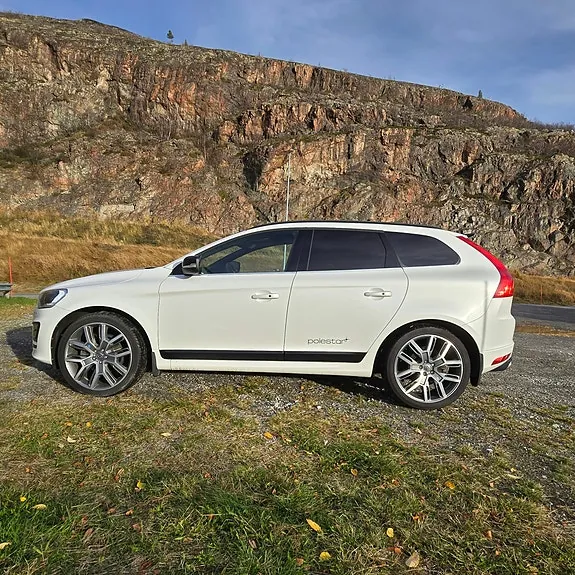 Volvo Xc60 2017 photo 2