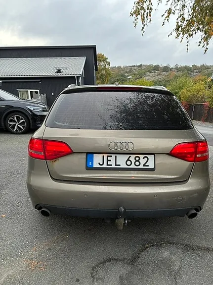 Audi A4 2009 photo 4