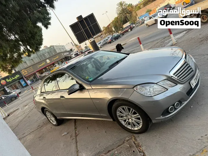 Mercedes-Benz E-Class 2011 photo 4