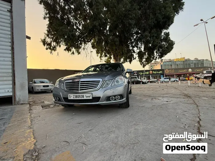 Mercedes-Benz E-Class 2011 photo 2