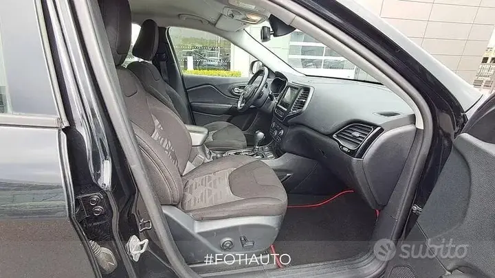 Jeep Cherokee 2020 photo 3