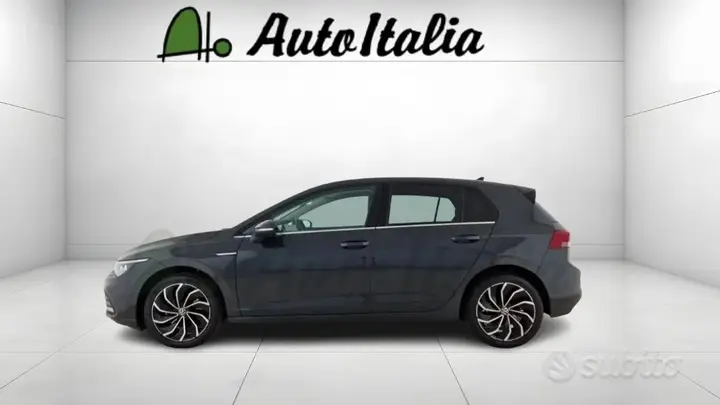 Volkswagen Golf 2022 photo 2