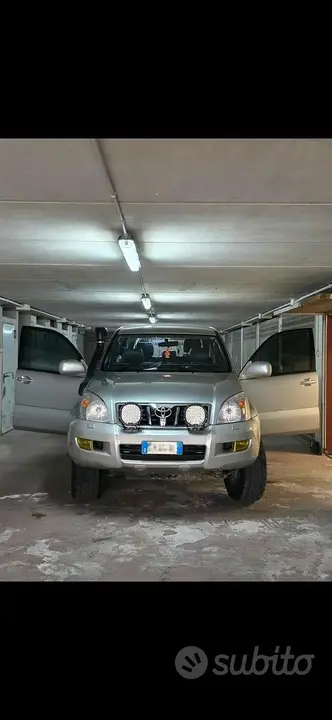 Toyota Land Cruiser 2004 photo 2