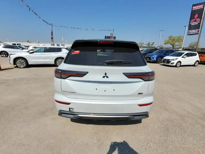 Mitsubishi Outlander 2026 photo 4