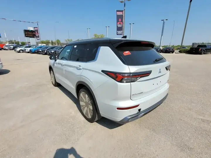 Mitsubishi Outlander 2026 photo 5