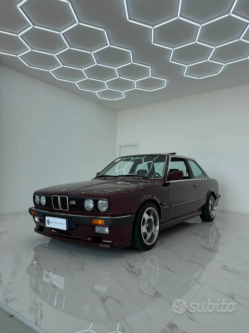 BMW 323I