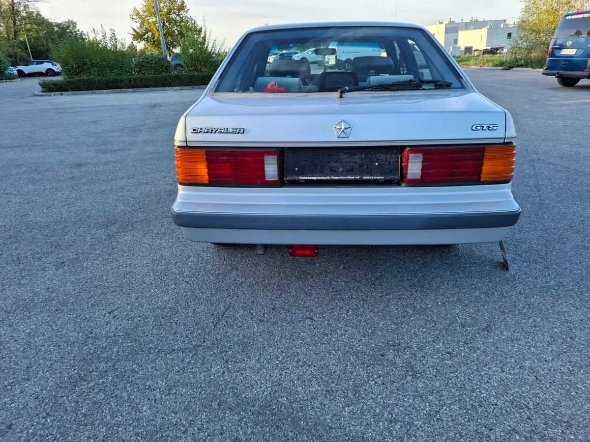 Chrysler Le Baron 1989 photo 3