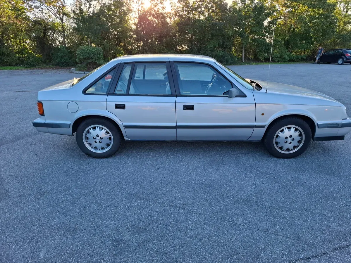 Chrysler Le Baron 1989 photo 2