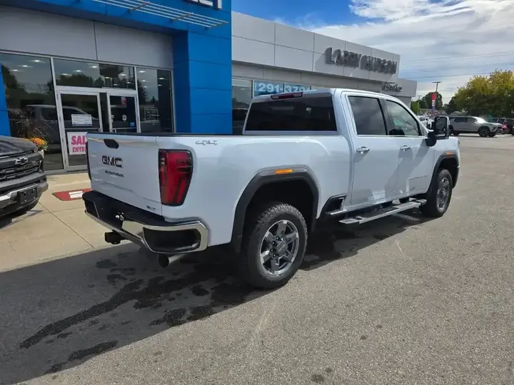 GMC Sierra 2500Hd 2026 photo 3