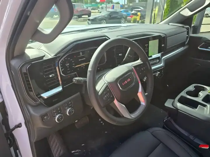 GMC Sierra 2500Hd 2026 photo 4