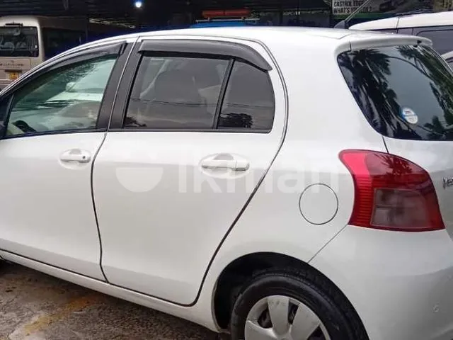Toyota Vitz 2007 photo 3