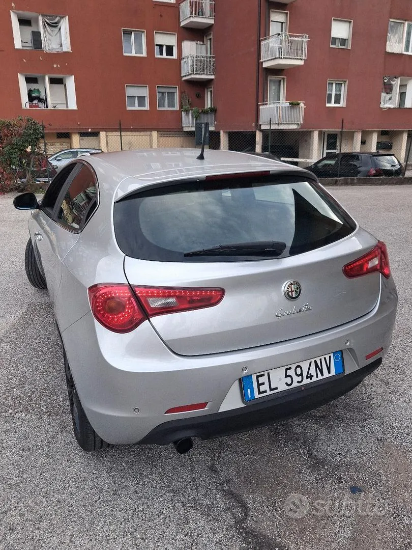 Alfa Romeo Giulietta 2012 photo 3