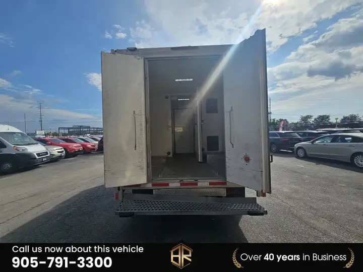 Ford E-450 2019 photo 4